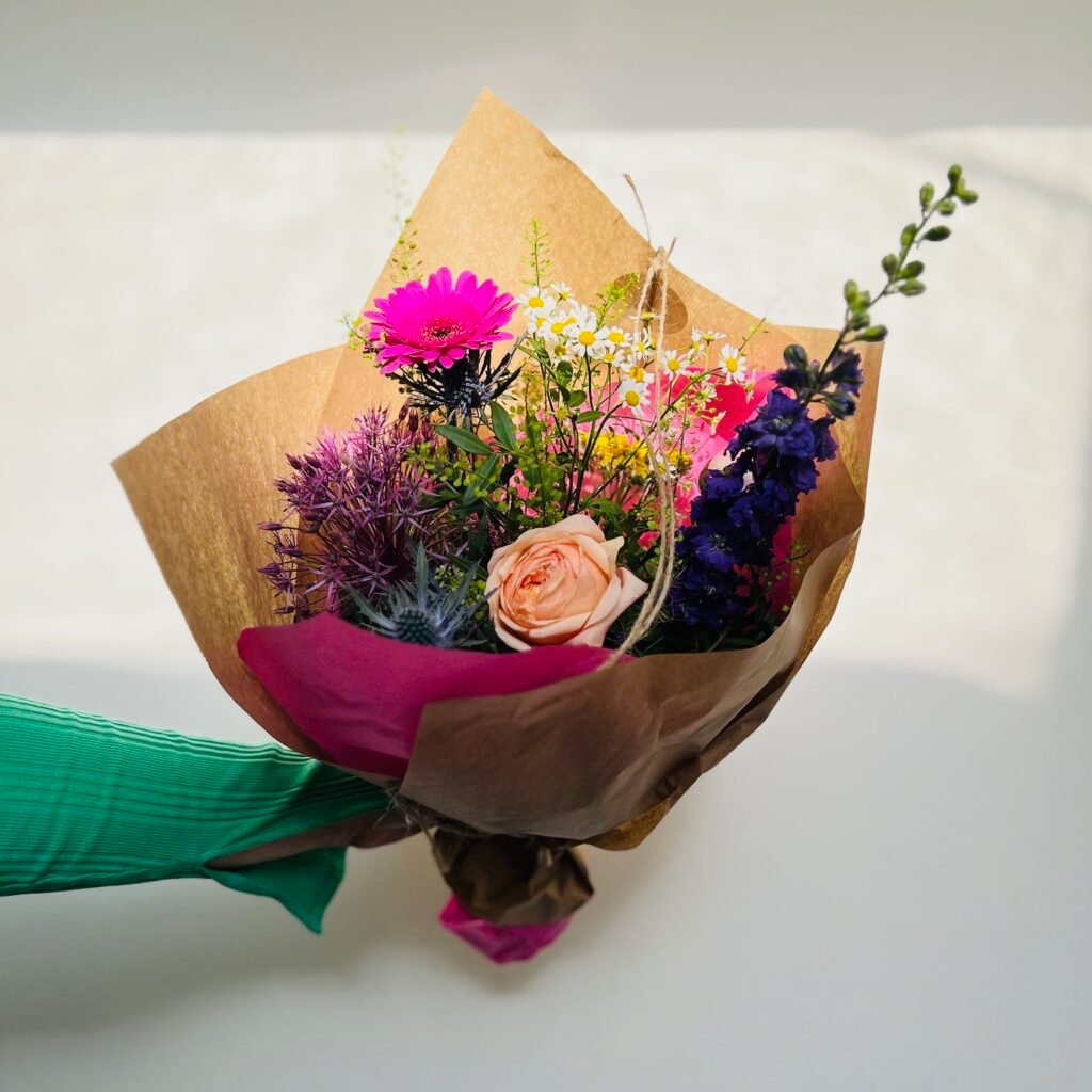 Blómutyssi #20 Hand-tied Flowers